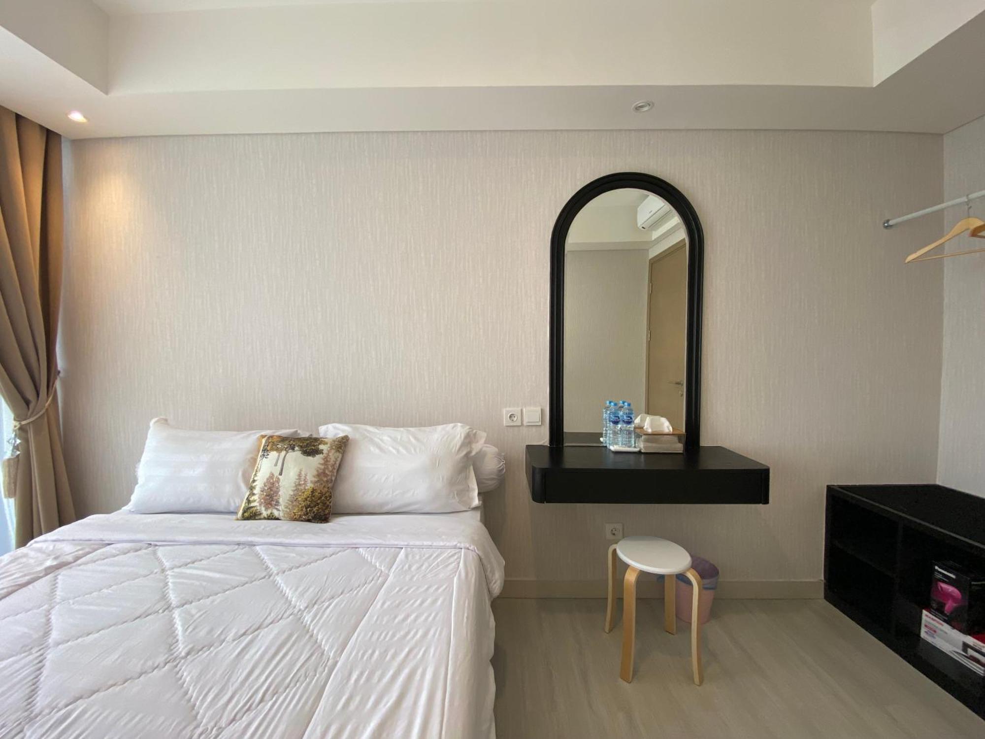 Comfort And Luxury Private Room At Goldcoast Pik Jakarta Exterior foto